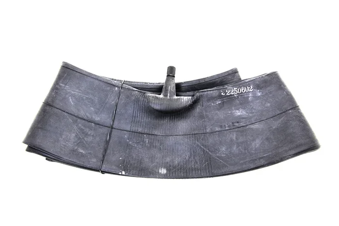 3.75/4.25 x 18 Tube Center Valve Rubber Stem – V-Twin Mfg.