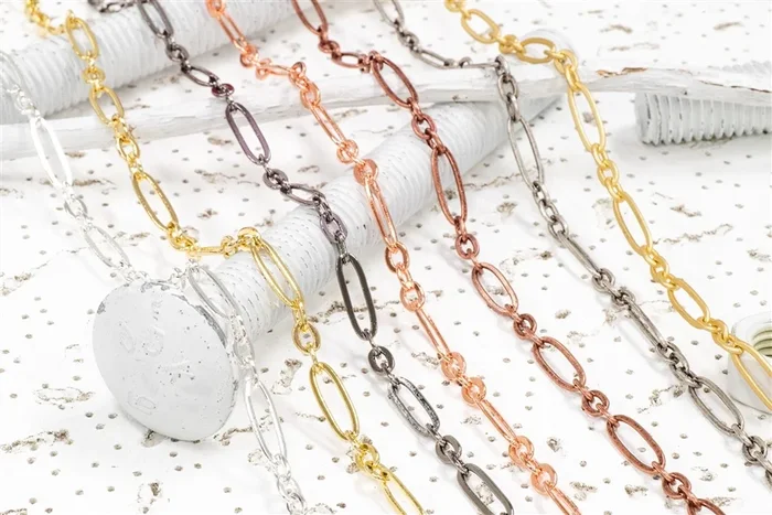B53 – 7.7mm x 6mm Paperclip Cable Chain
