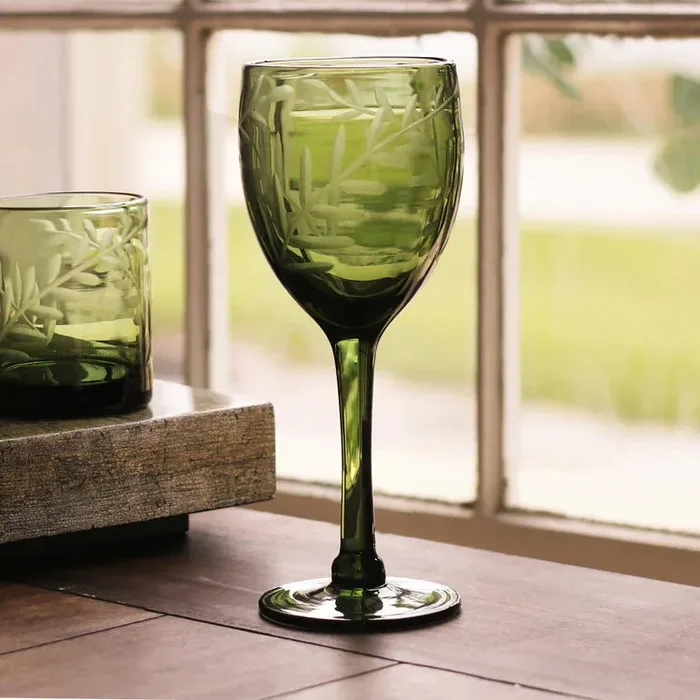 Beatriz Ball – Fern Wine Glass – Dark Green