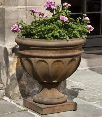 Campania Augusta Urn