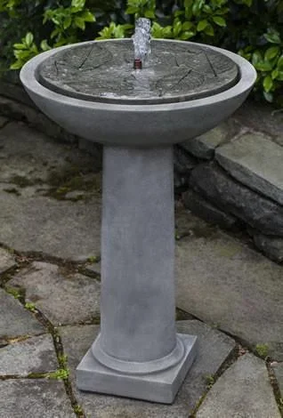Campania Hydrangea Leaves Birdbath Fountain