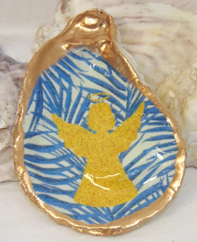 Designer Oyster Shell – Angel