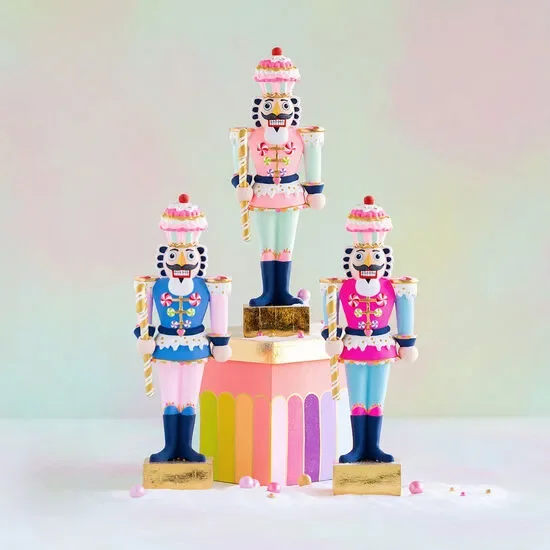 Glitterville – Rainbow Cupcake Colonel Soldier