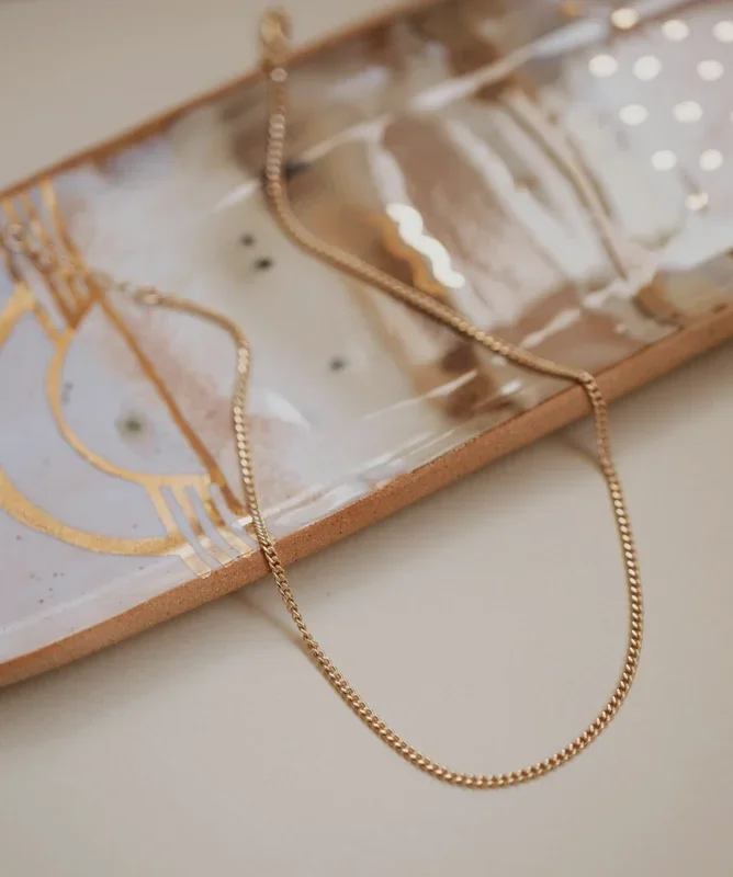 Hello Adorn – Stevie Chain