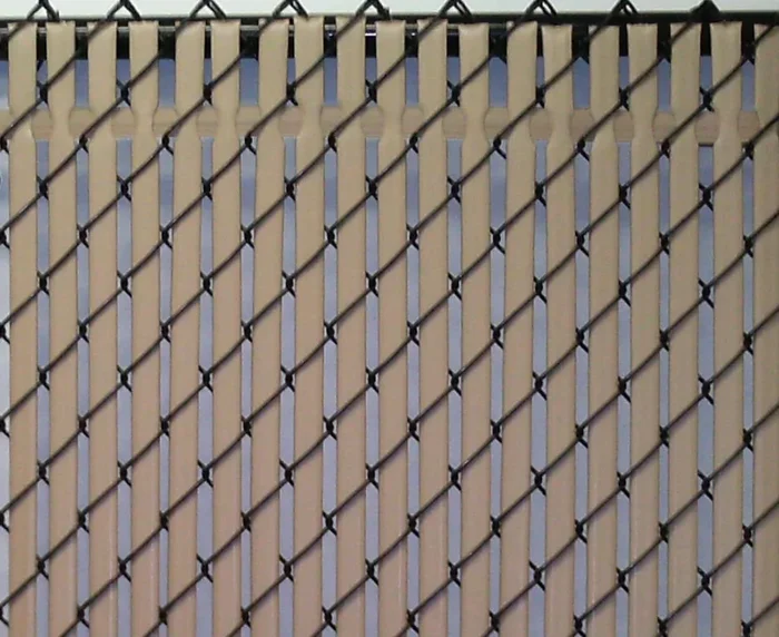 Pexco 4-ft H x 1-in W Beige Hdpe Chain Link Fence Slat 82-Pack