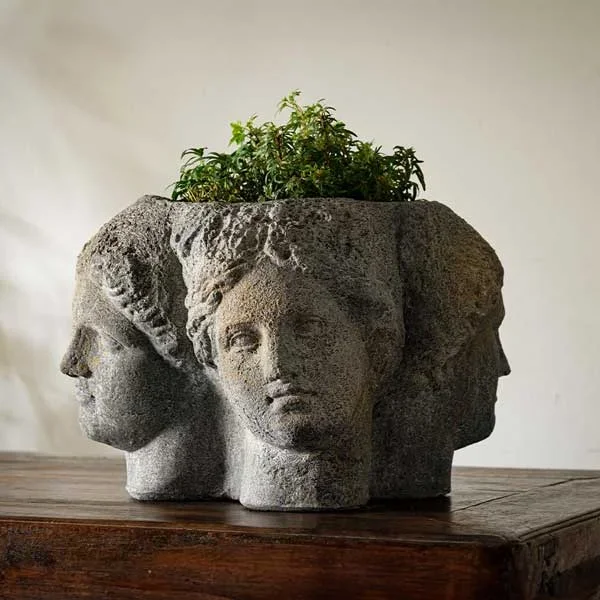 Quatro Planter Campania International