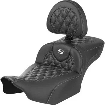 SADDLEMEN Roadsofa™ Extended Reach Seat – with Backrest – Lattice Stitch – White Stitch – FLTR/FLHX ’23-’24 823-07-207B6