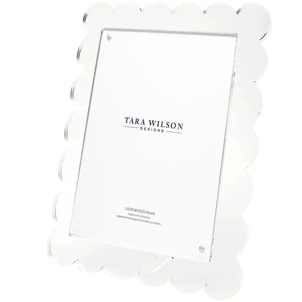 Tara Wilson – Scallop Frame – Clear