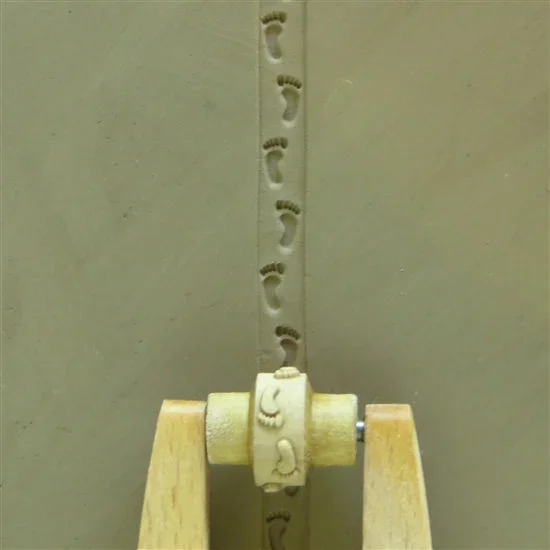 Wooden Mini Roller – Footprints 5mm